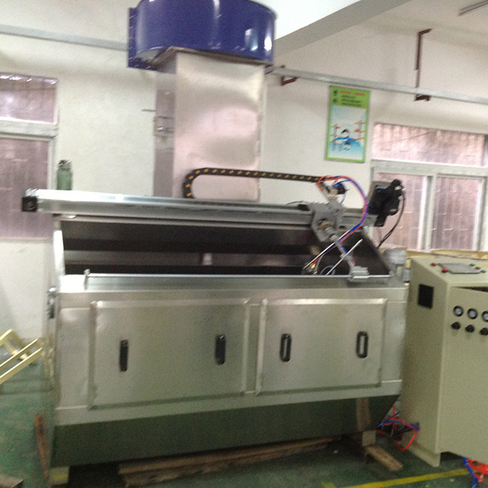 Spray painting machine for optical frame